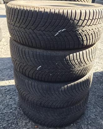 4 Pneumatici 215/50 R18 Pirelli Scorpion All Seaso