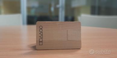 Oliver Peoples Pendrive 2GB in legno – formato car