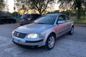 Volkswagen Passat 1.9 TDI 2003 – Affidabile e pron
