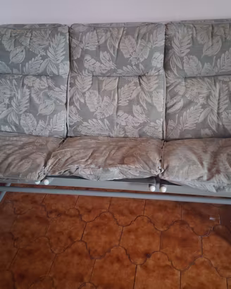Divano per giardino