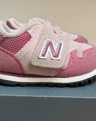 New Balance 373