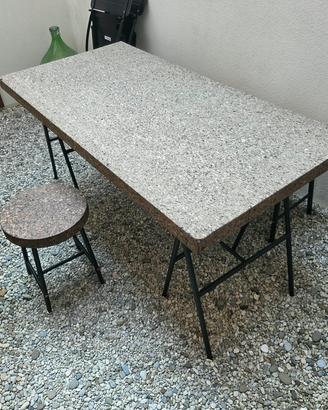 Tavolo con panca e sgabello in sughero