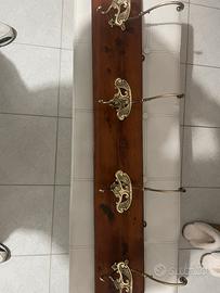 Splendido appendiabiti legno massello e ottone