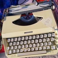 macchina da scrivere marca  CAMBRIDGE