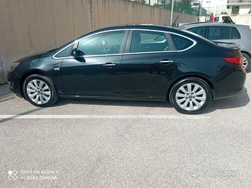 Opel Astra sedan 1.7 diesel 110 cv