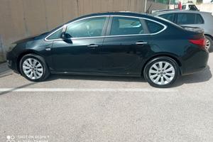 Opel Astra sedan 1.7 diesel 110 cv