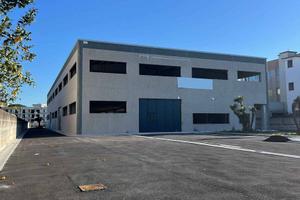 Immobile di 1700 m² con 5 locali a Orta di Atella