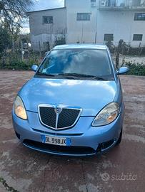 macchina lancia y 