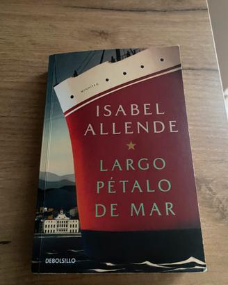 Libro “Largo pétalo de mar”