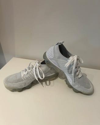 Air Vapormax Flyknit 2 Platinum US 7 EU38 da donna