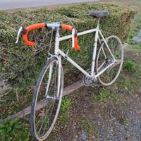 C.e.r.c.o bici da corsa vecchie telai e pezzi