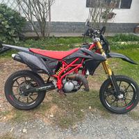Moto suzuki valenti