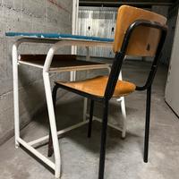 Tavololino scuola con sedia