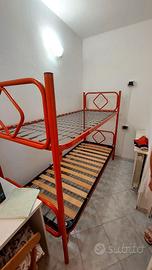 letto a castello in acciaio