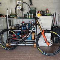 Santa Cruz V10 Kashima