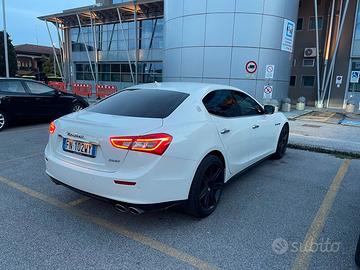 maserati ghibli impeccabile 