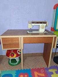 Tavolo e macchina da sarta vintage