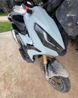 Ricambi d adv  750 incidentati