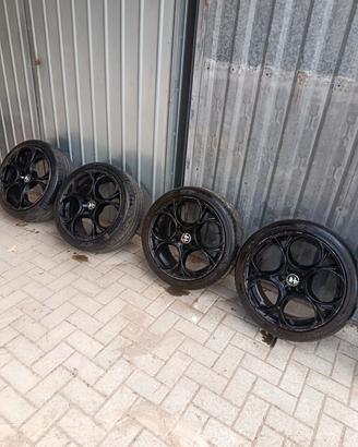 4 Cerchi da 18" Alfa Romeo + Gomme 225/40 ZR18 92Y