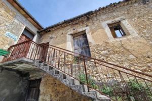 CASA SEMINDIPENDENTE A MONTE SAN GIOVANNI CAMPANO