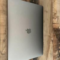 Macbook pro 15’ 2017 ram 16 ssd 500 touch bar
