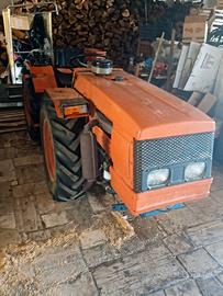 trattore agricolo 