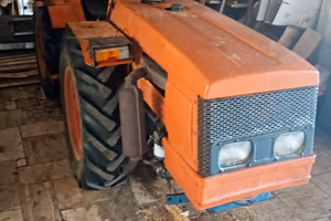 trattore agricolo 