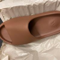 Yeezy Slide Flat