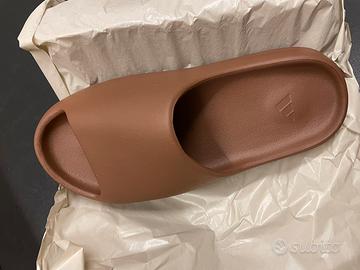 Yeezy Slide Flat