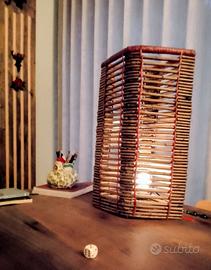 Lampada da terra artigianale in rattan