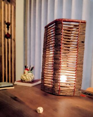 Lampada da terra artigianale in rattan