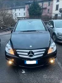 MERCEDES Classe B a benzina per NEOPATENTATI