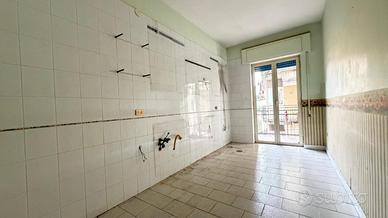 3 LOCALI A MARANO DI NAPOLI