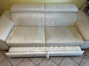 Divano poltronesofà con relax-poggiatesta regolabi