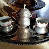 Servizio da caffé vintage in porcellana e peltro