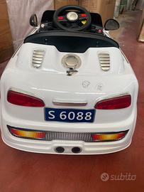 M ACCHINA GIOCATTOLO NON FUNZIONANTE