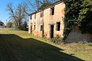 Fabbricato rustico più terreno annesso