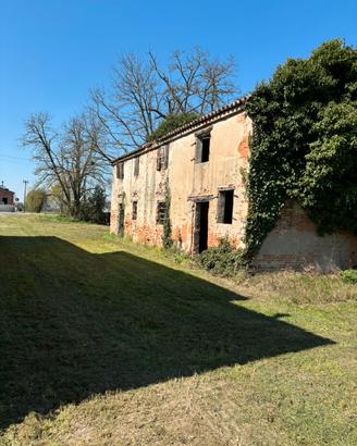 Fabbricato rustico più terreno annesso