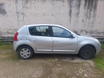 Dacia Sandero 2010 gpl