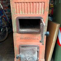 Stufa a legna secolo scorso