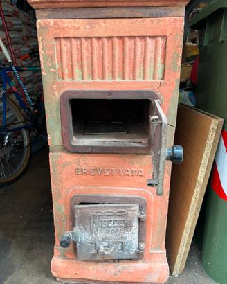 Stufa a legna secolo scorso