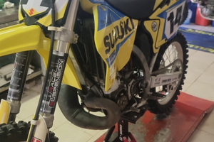 Suzuki rm250 2t