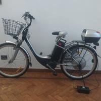 BICI ELETTRICA CON PEDALATA ASSISTITA 