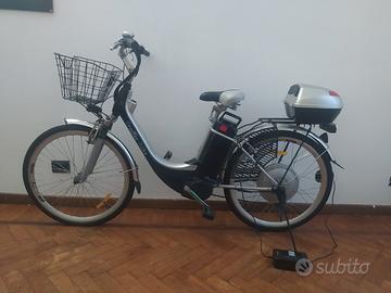 BICI ELETTRICA CON PEDALATA ASSISTITA 