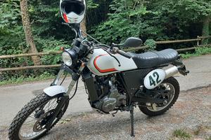 Suzuki Dr 650 RSE Special Scrambler
