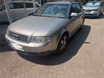Audi a4 2.5 tdi v6 del 2002 con 253000 km cambio a
