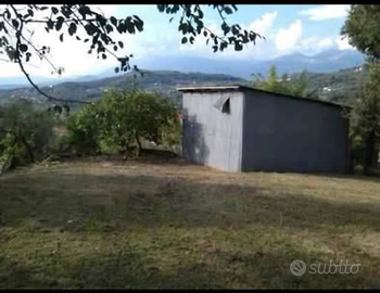 Terreno con locale deposito