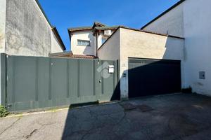 PORZIONE DI TRIFAMILIARE A CASTELLEONE