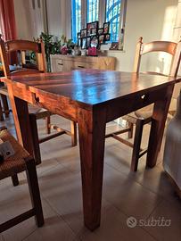 Tavolo in legno massello
