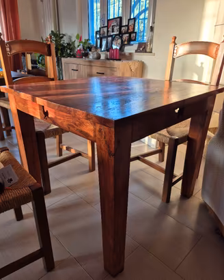 Tavolo in legno massello